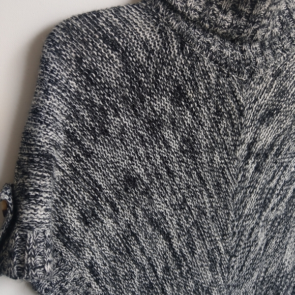 Plant gold Sleeveless Turtleneck Sweater, Size S - Picture 4 of 10